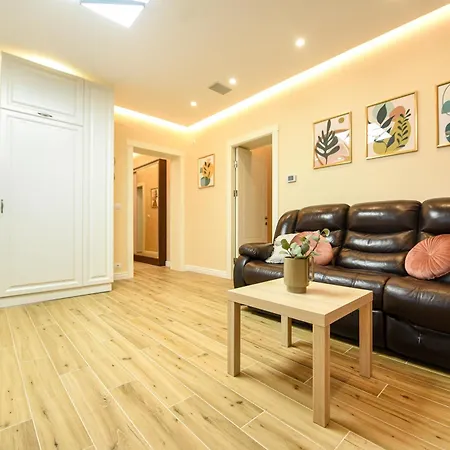 Apartman Mohost Centrum - Urban Retreat In Center *
