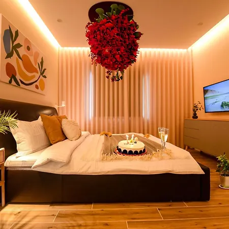 Mohost Centrum - Urban Retreat In Center Apartment
