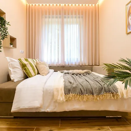 Apartman Mohost Centrum - Urban Retreat In Center *