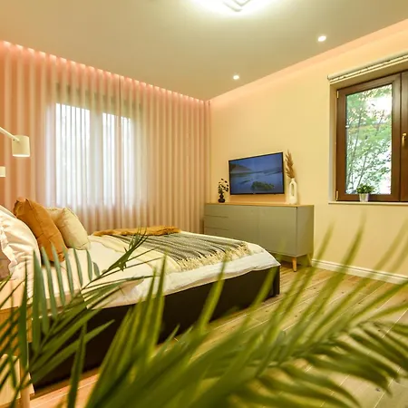 Apartman Mohost Centrum - Urban Retreat In Center